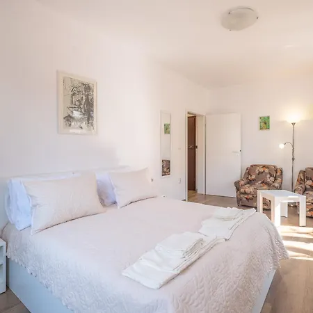Peaceful Downtown Location - 2 Bedroom Apartment Sofia Exterior photo