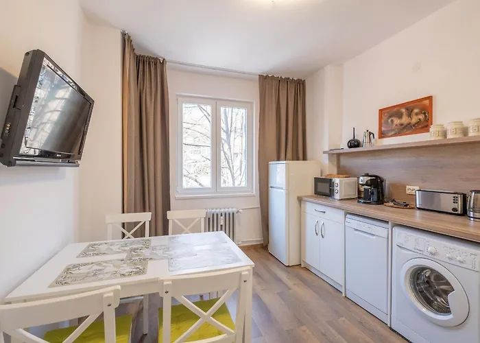 Peaceful Downtown Location - 2 Bedroom Apartment