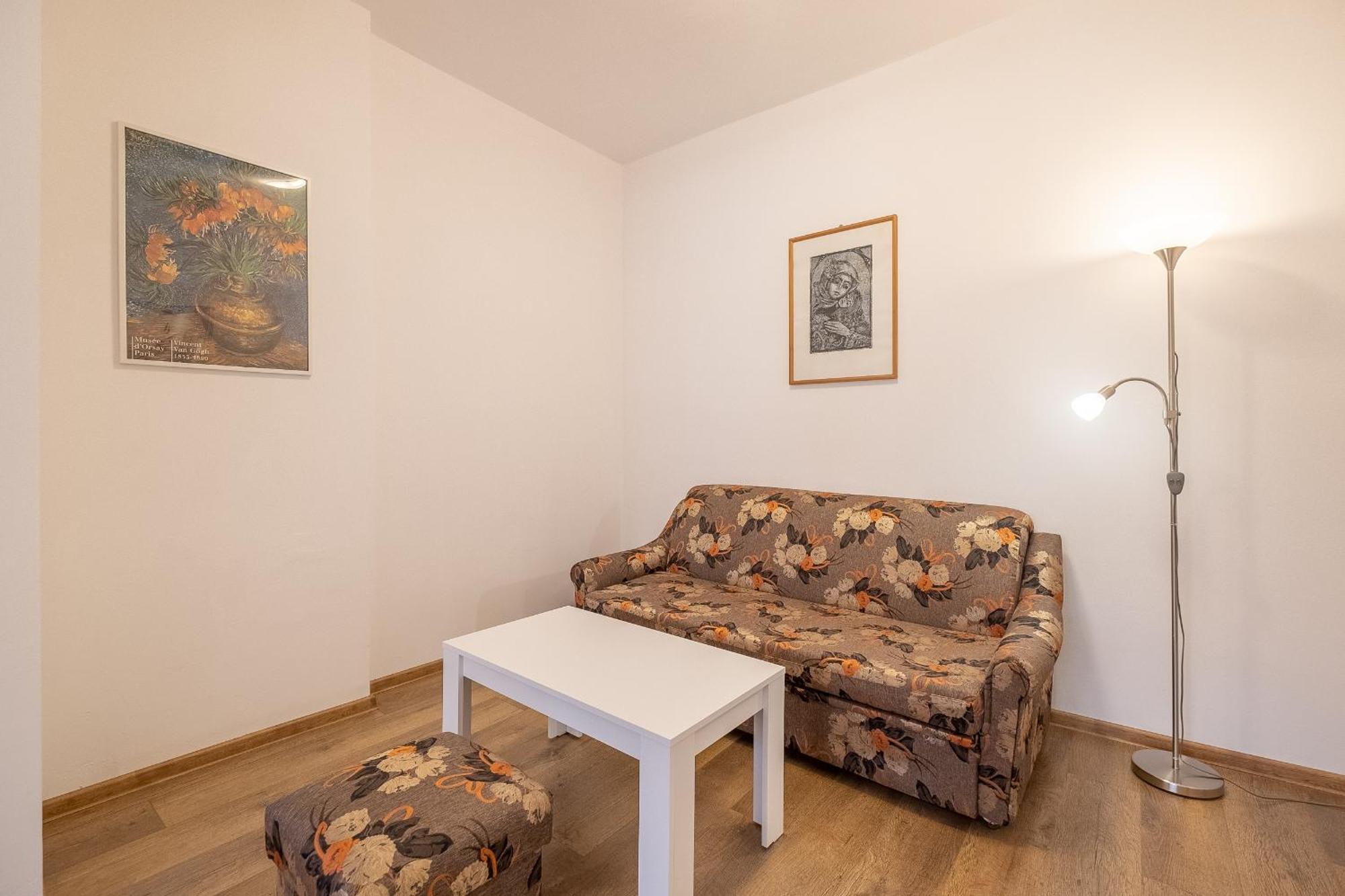Peaceful Downtown Location - 2 Bedroom Διαμέρισμα Σόφια